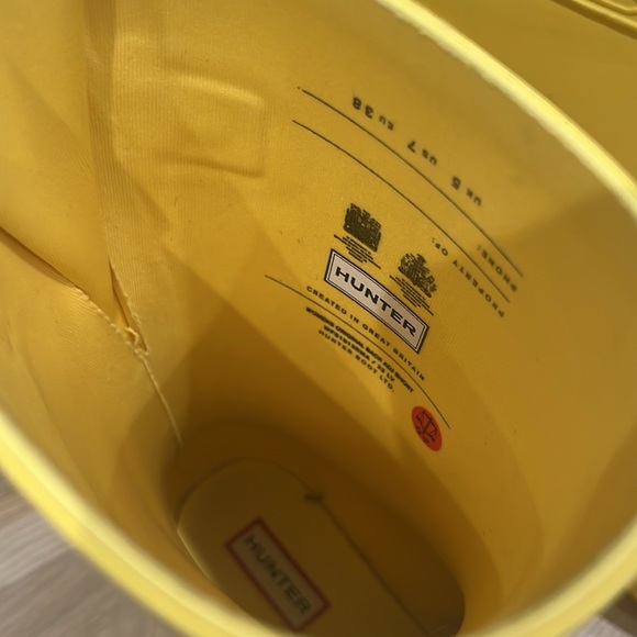 Hunter rain boots. Size 7. - Picture 3 of 5